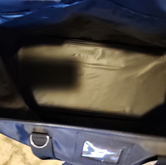 Calvin Klein Detatchable crossbody messenger travel bag w logos, small b… - Picture 7 of 16